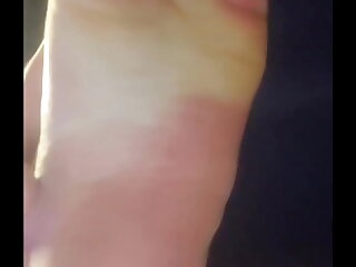 Gostosa dan&ccedil;ando at&eacute; ficar nua e gozar - Parte 3